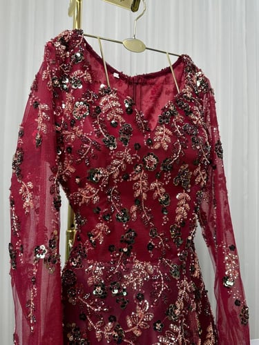 فستان سهره طويل باكمام مطرز