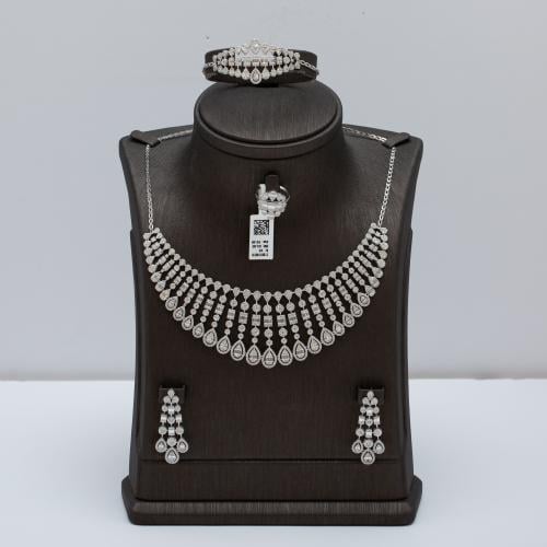 طقم ذهب للعروس تصميم شبكة