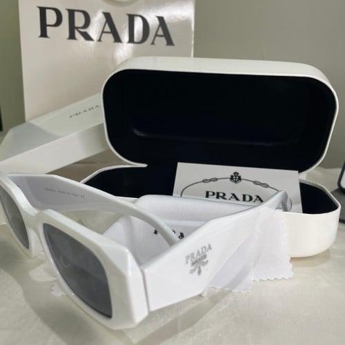 نظارة برادا