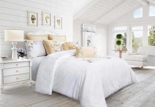 Embroidered | 11-Piece Double Duvet Set