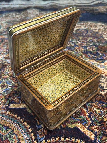 صندوق تحفة النبلاء