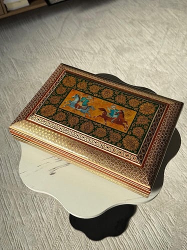 صندوق سرج سابح