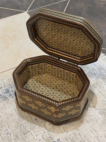 صندوق عقد الذهب