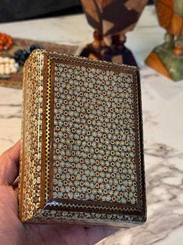 صندوق ايراني مطرز بالكامل