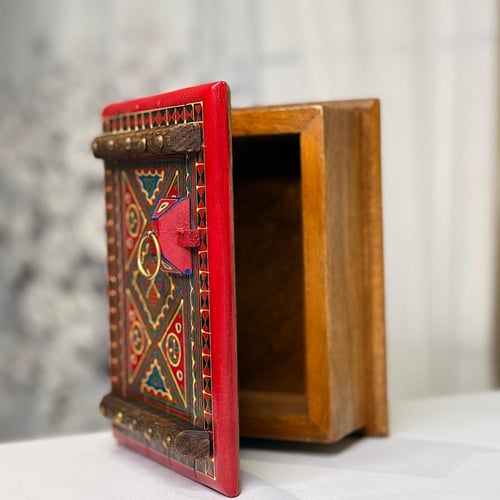 صندوق خشبي على طراز الأبواب النجدية حجم ثمن