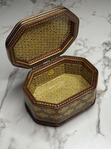 مجنون ليلى ثماني الزوايا