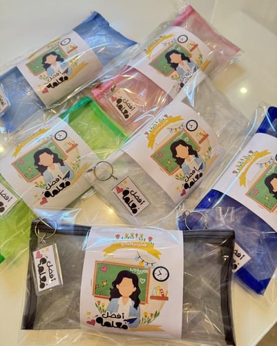 شنط متعدده الاستخدامات+ميداليه اكريلك افضل معلمه