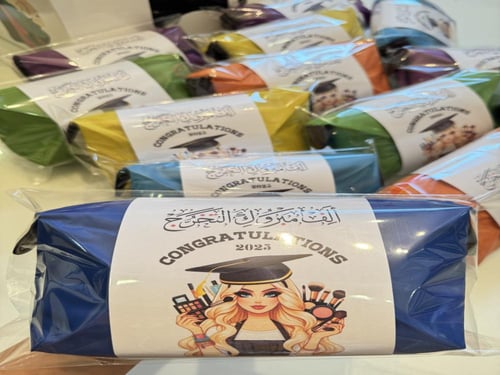 شنط ميكب للخريجات