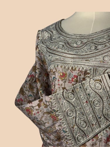 مخور انيق بألوان فاخرة