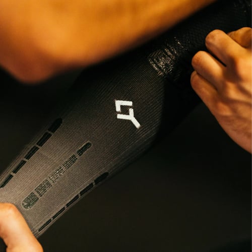 Floky NO STRAIN Sleeve X TAPIA أكمام ضاغطة ووقائية