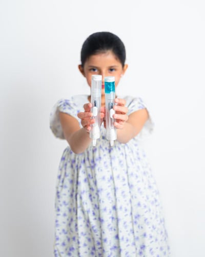 بريميوم كير فرشاة اسنان محمولة مع موزع معجون مدمج