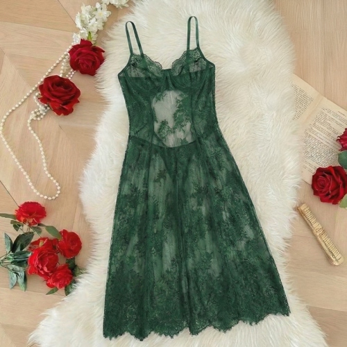 لانجري دانتيل شفاف طويل بتصميم زهري وحمّالات متقاط...