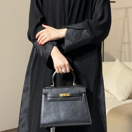 عباية ساره