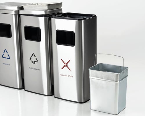 سلة فرز نفايات 3 حاويات مع طفايات سجائر استيل