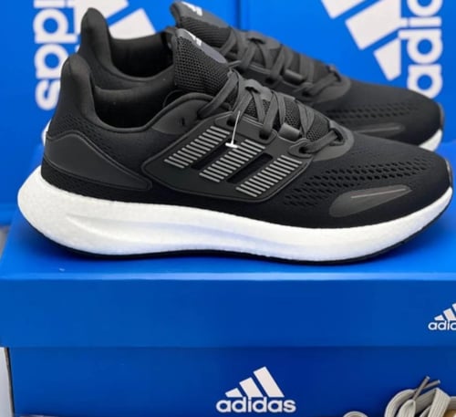 حذاء كاجوال Adidas