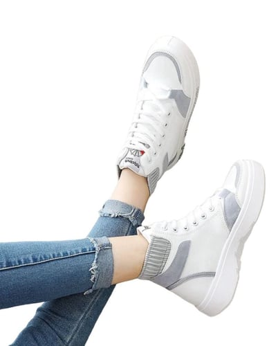 حذاء كاجوال كلاسيكي نسائي