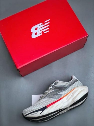 نيوبلانس New Balance1080 grey&red line