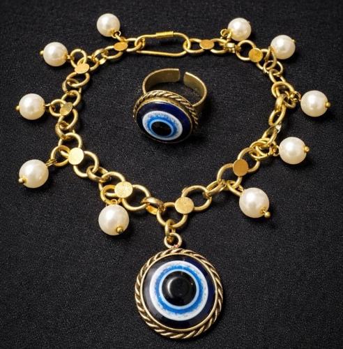Blue eye copper chain white beads