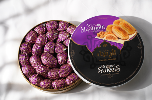 علبة معمول جوز