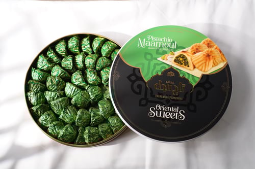 علبة معمول فسدق