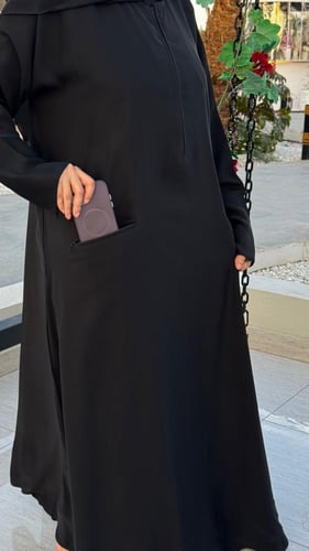 عباية عملية بقماش بارد