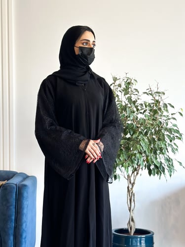 عباية باكمام مطرزة | T2