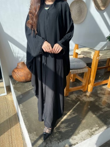 عباية سوداء