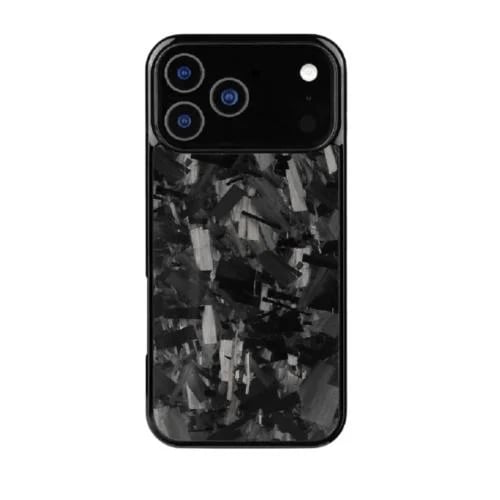 كفر فورجد كاربون iPhone 15 / 16 / 17 – تصميم فاخر وحماية فائقة