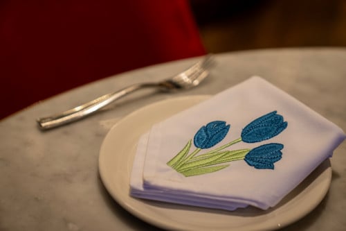 مناديل طاولة توليب ازرق