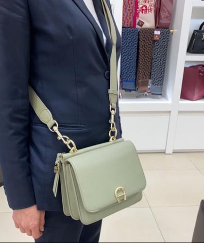 حقيبه اقنر S لون تيفاني فاتح