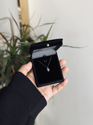 ذهب ميسكا + باقة ورد | Miska is gone