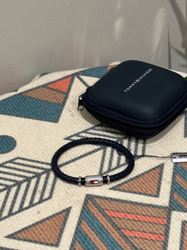 اسورة تومي 6 مع ورد | Tommy bracelet with flowers