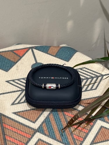 اسورة تومي 6 مع ورد | Tommy bracelet with flowers