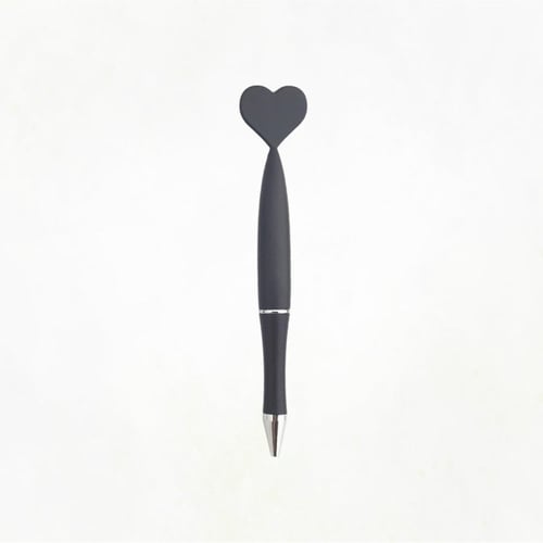 قلم على شكل قلب