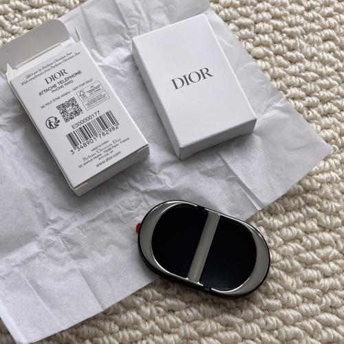 Mobile mirror from Dior