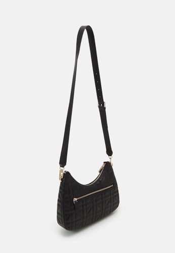 شنطة من جيس