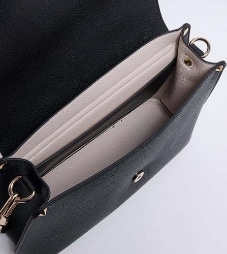 شنطة من جيس