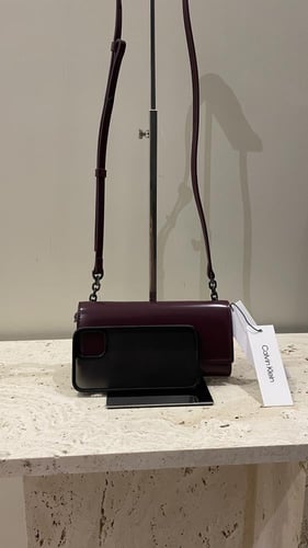 شنطة من كالفن كلاين ميني