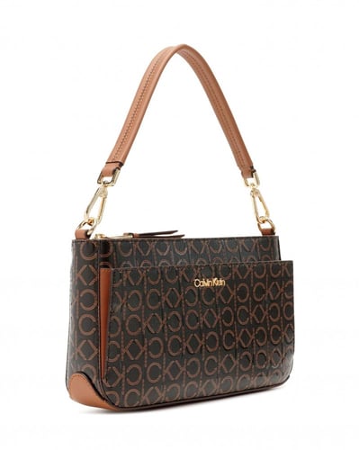 شنطة من كالفن كلاين
