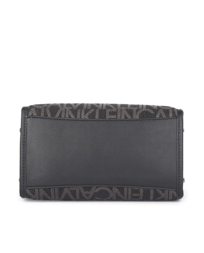 شنطة من كالفن كلاين