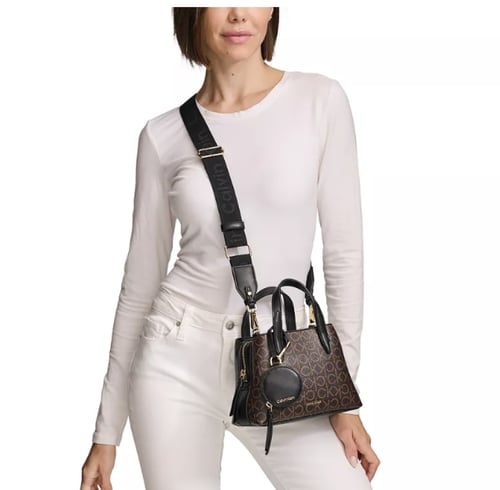 شنطة صغيره من كالفن كلاين