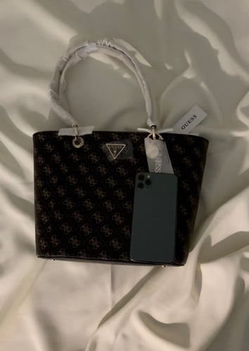 توت باق من جيس صغيرة