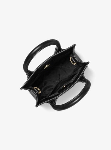 شنطة من مايكل كورس ميني