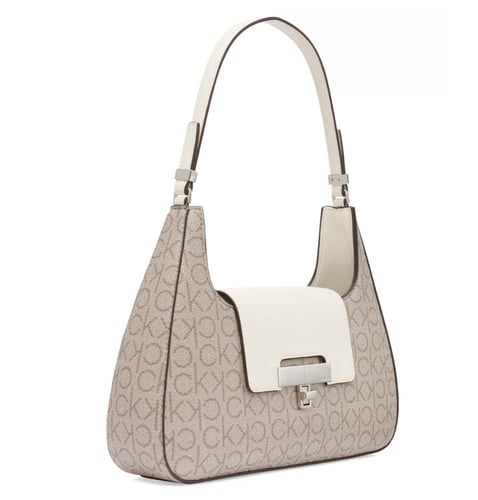 شنطة من كالفن كلاين