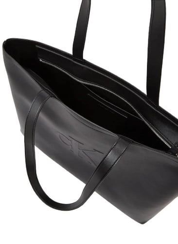 توت باق من كالفن كلاين