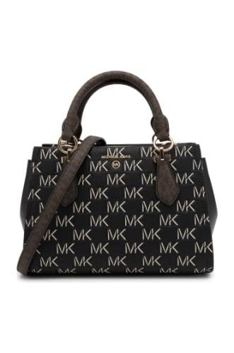 شنطة من مايكل كورس