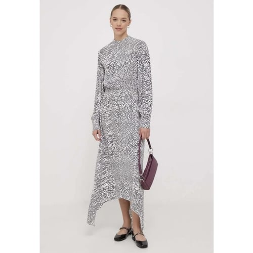 شنطة من كالفن كلاين