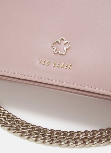 شنطة من تيد بيكر