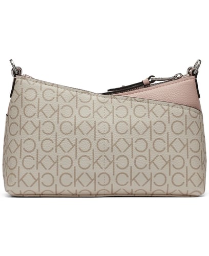 شنطة من كالفن كلاين