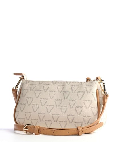 شنطة من فالنتينو